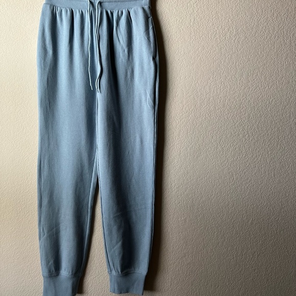 (SOLD ON INSTA) - ARITZIA SUNDAY BEST BABY WAFFLE JOGGERS - - Picture 4 of 9